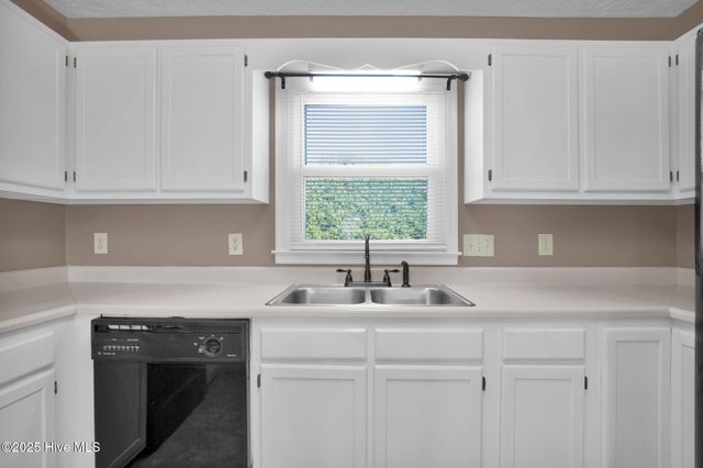 8413 Brightleaf Place, Saint Pauls, NC 28384