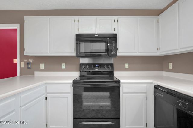 8413 Brightleaf Place, Saint Pauls, NC 28384