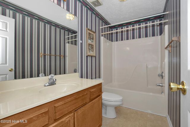 8413 Brightleaf Place, Saint Pauls, NC 28384