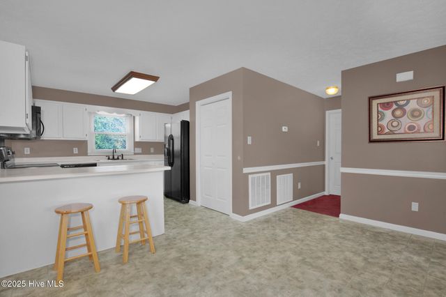 8413 Brightleaf Place, Saint Pauls, NC 28384