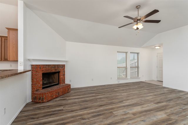 7427 Fossil Creek Drive, Arlington, TX 76002