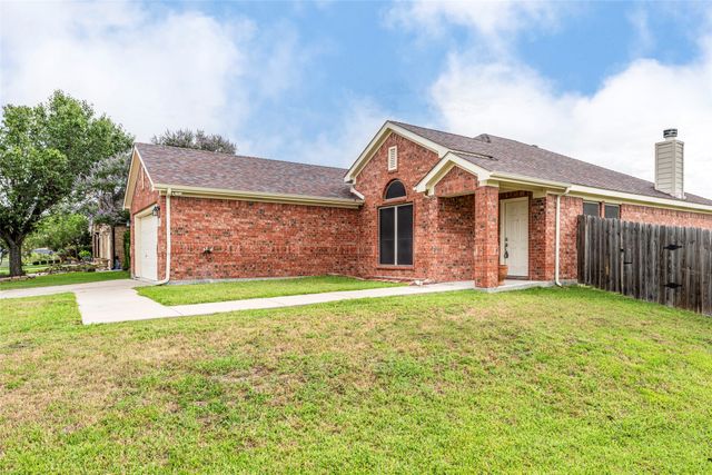 7427 Fossil Creek Drive, Arlington, TX 76002
