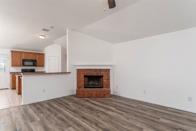 7427 Fossil Creek Drive, Arlington, TX 76002