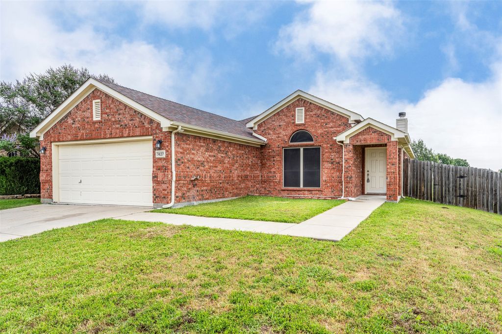 7427 Fossil Creek Drive, Arlington, TX 76002