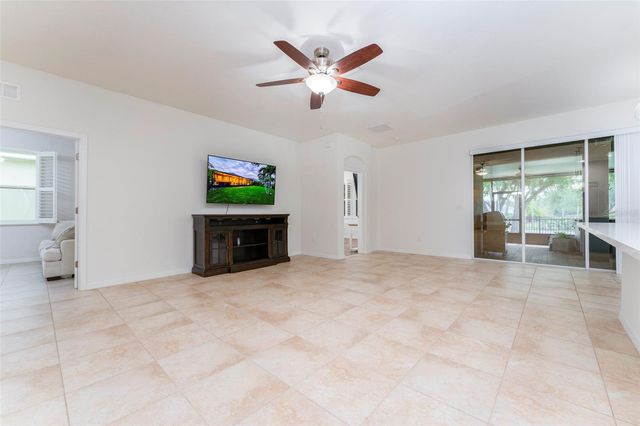 7527 LANTERN PARK AVENUE, Apollo Beach, FL 33572