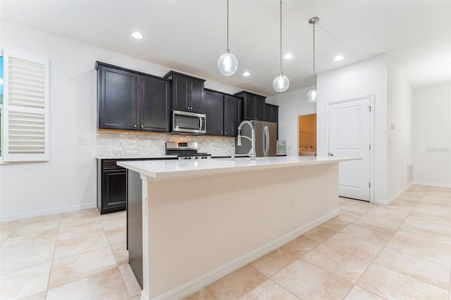 7527 LANTERN PARK AVENUE, Apollo Beach, FL 33572
