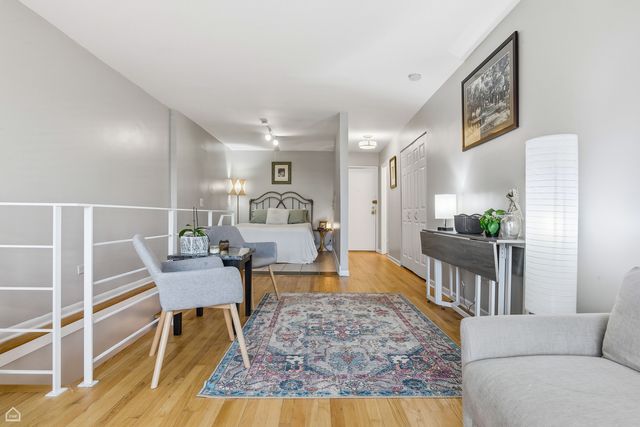 6619 N Sheridan Road 401, Chicago, IL 60626