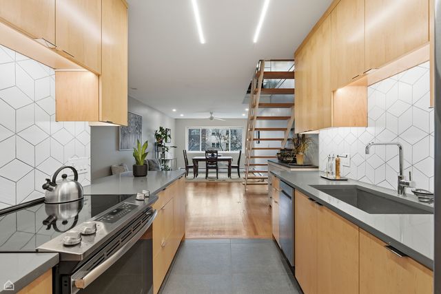 6619 N Sheridan Road 401, Chicago, IL 60626