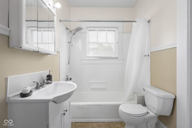 1010 16th Street, Columbus, IN 47201