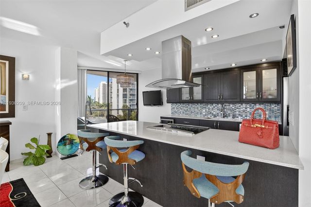 20281 E Country Club Drive 201, Aventura, FL 33180