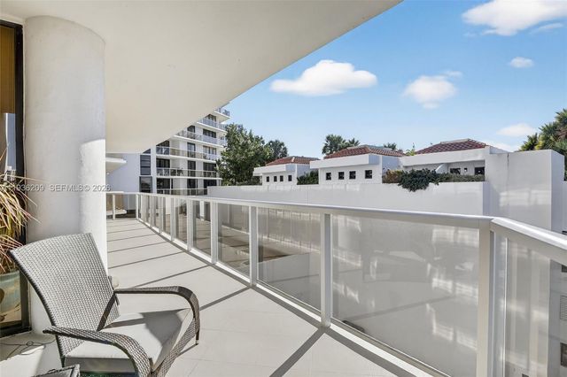 20281 E Country Club Drive 201, Aventura, FL 33180