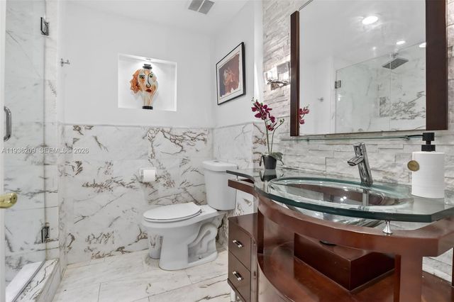 20281 E Country Club Drive 201, Aventura, FL 33180