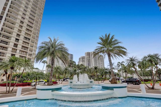 20281 E Country Club Drive 201, Aventura, FL 33180