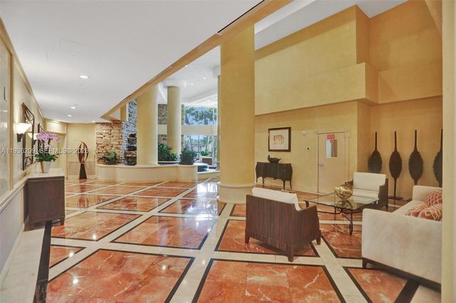 20281 E Country Club Drive 201, Aventura, FL 33180