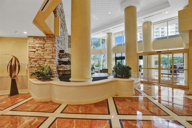 20281 E Country Club Drive 201, Aventura, FL 33180