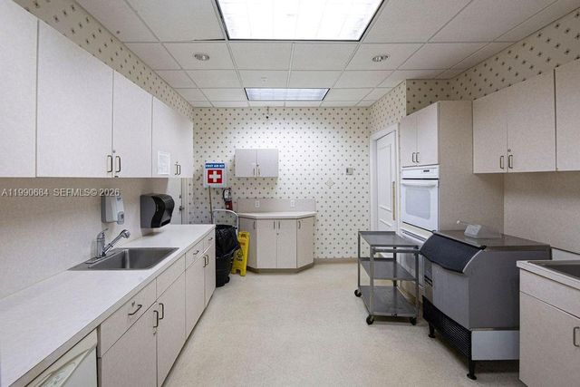 2360 NW 12th St, Delray Beach, FL 33445