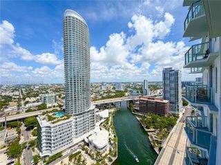 185 SW 7th St 2900, Miami, FL 33130