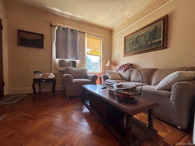 150-29 86th Avenue, Briarwood, NY 11432