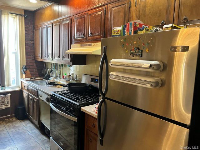 150-29 86th Avenue, Briarwood, NY 11432
