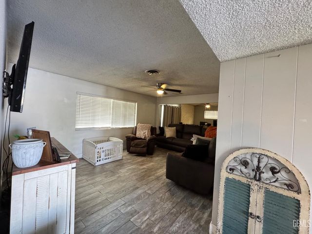 6017 Poso Court, Bakersfield, CA 93309