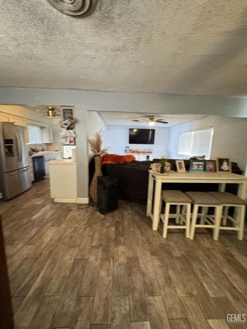 6017 Poso Court, Bakersfield, CA 93309