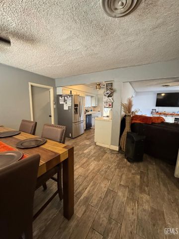 6017 Poso Court, Bakersfield, CA 93309