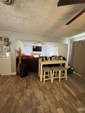 6017 Poso Court, Bakersfield, CA 93309