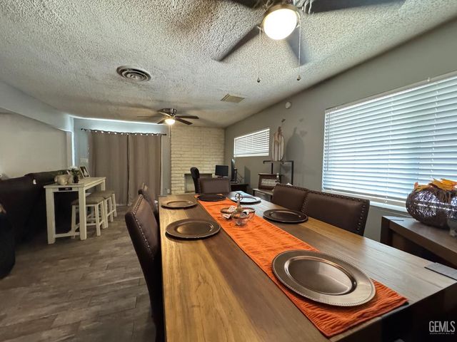 6017 Poso Court, Bakersfield, CA 93309