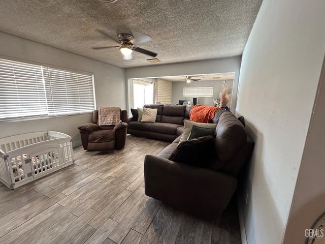 6017 Poso Court, Bakersfield, CA 93309