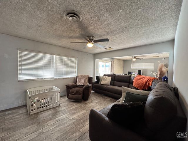 6017 Poso Court, Bakersfield, CA 93309