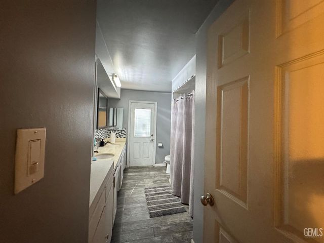 6017 Poso Court, Bakersfield, CA 93309