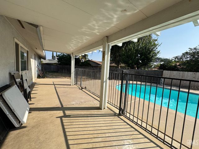 6017 Poso Court, Bakersfield, CA 93309