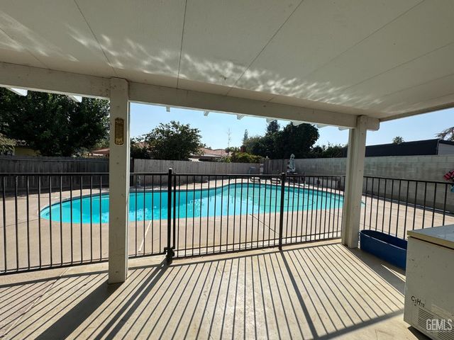 6017 Poso Court, Bakersfield, CA 93309