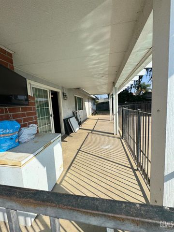 6017 Poso Court, Bakersfield, CA 93309