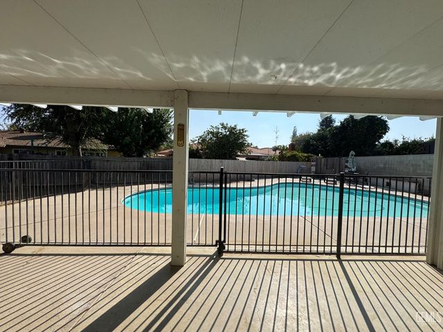 6017 Poso Court, Bakersfield, CA 93309