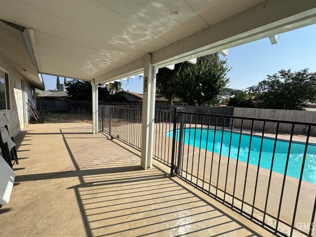 6017 Poso Court, Bakersfield, CA 93309