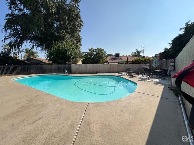 6017 Poso Court, Bakersfield, CA 93309