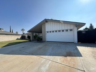 6017 Poso Court, Bakersfield, CA 93309