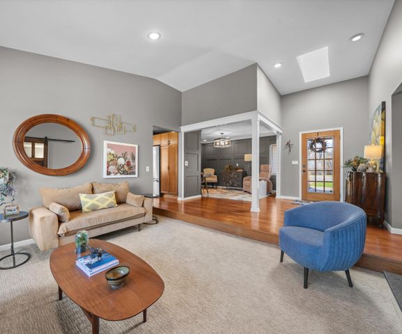 9552 Wall Gene Road, South Lyon, MI 48178