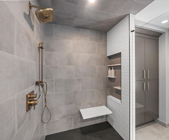 9552 Wall Gene Road, South Lyon, MI 48178