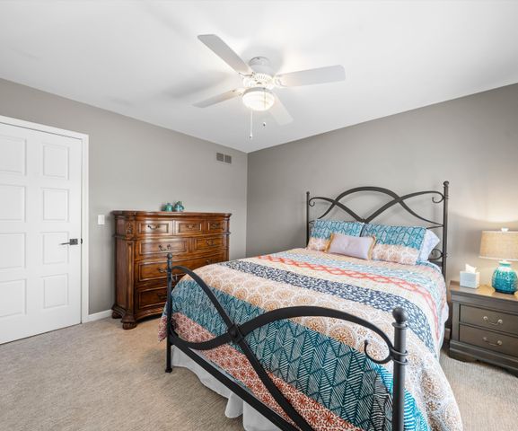 9552 Wall Gene Road, South Lyon, MI 48178