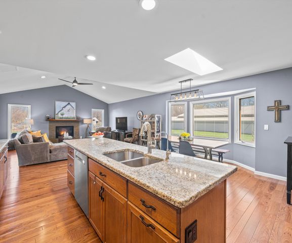 9552 Wall Gene Road, South Lyon, MI 48178