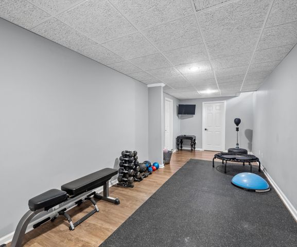 9552 Wall Gene Road, South Lyon, MI 48178