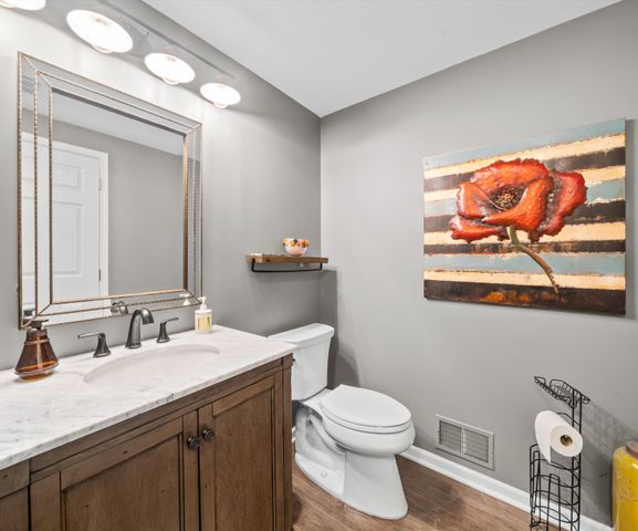 9552 Wall Gene Road, South Lyon, MI 48178