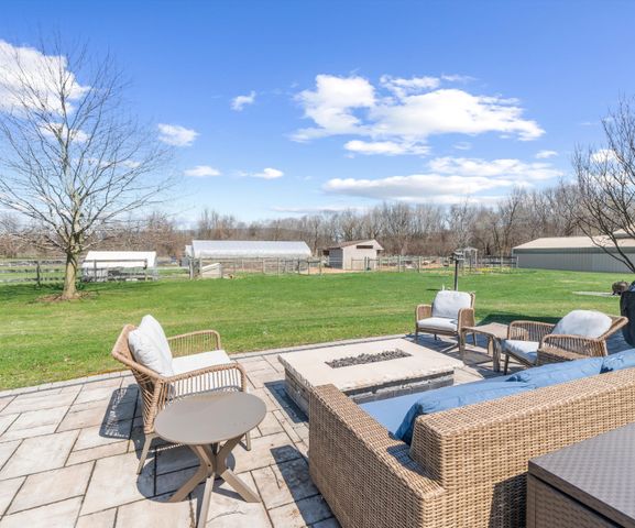 9552 Wall Gene Road, South Lyon, MI 48178