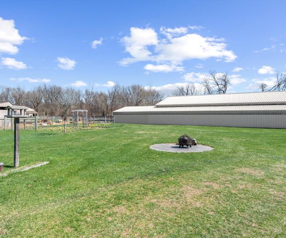 9552 Wall Gene Road, South Lyon, MI 48178