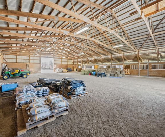 9552 Wall Gene Road, South Lyon, MI 48178