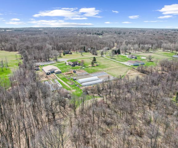 9552 Wall Gene Road, South Lyon, MI 48178