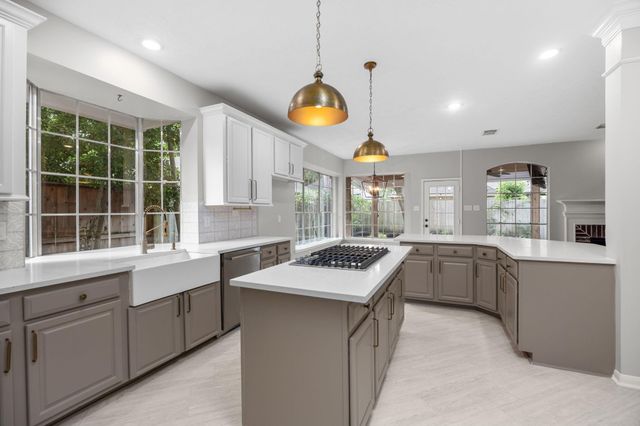 9015 Rhapsody Lane, Houston, TX 77040