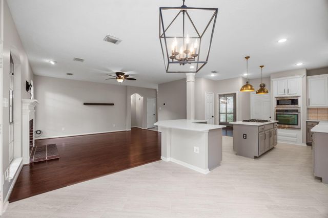 9015 Rhapsody Lane, Houston, TX 77040
